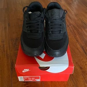 **Nike Air Max 90 Black/Black shoes Mens 7.5 Women’s 9
